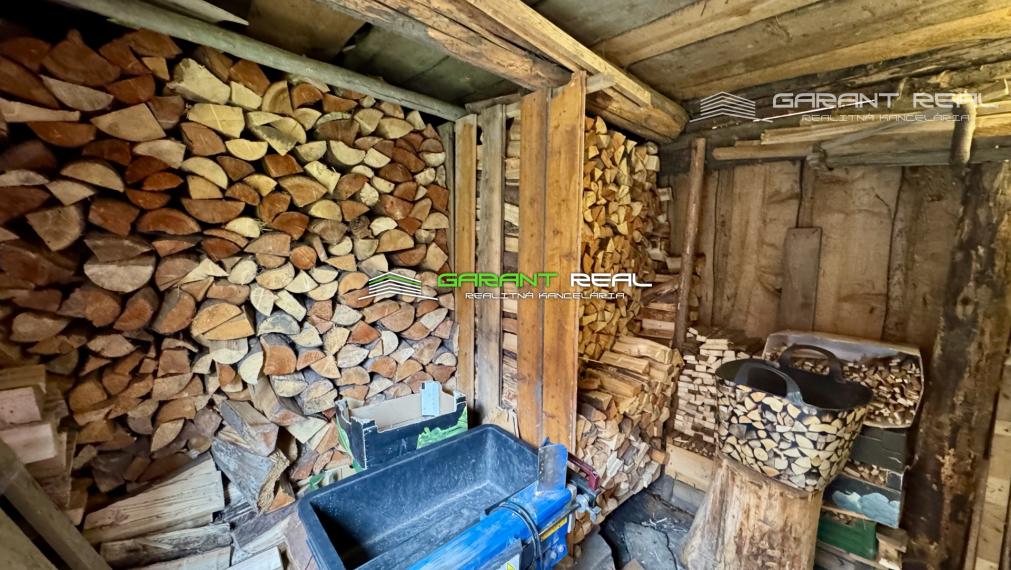 GARANT REAL - predaj chalupa, drevenica,134 m2 úžitková plocha, na pozemku 446 m2, Liptovský Mikuláš,,Važec, ul. Vyšná