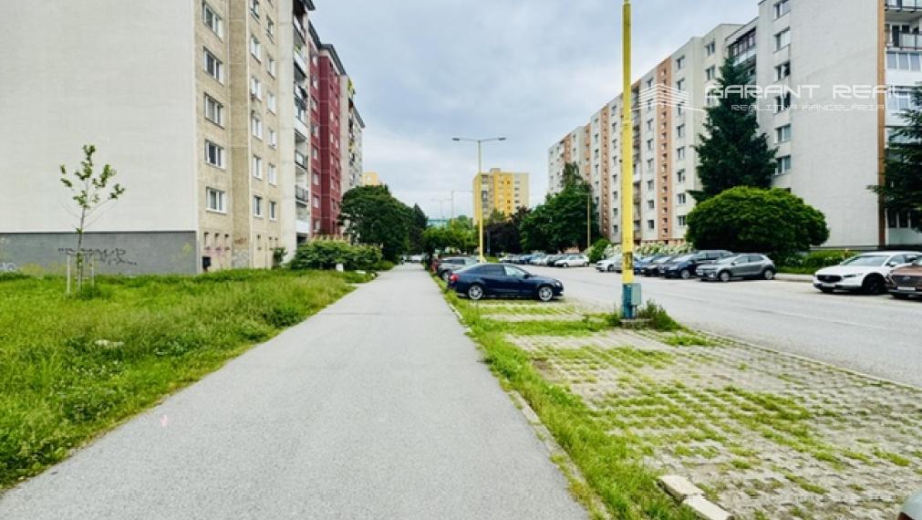 GARANT REAL - prenájom 1-izbový byt 43 m2, po rekonštrukcii, Prešov, Magurská ul.