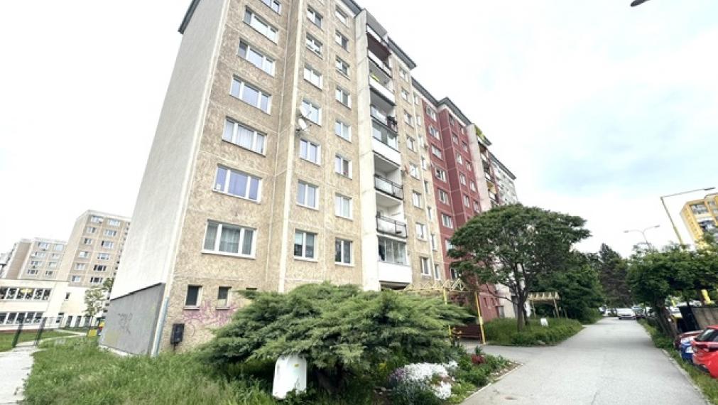GARANT REAL - prenájom 1-izbový byt 43 m2, po rekonštrukcii, Prešov, Magurská ul.