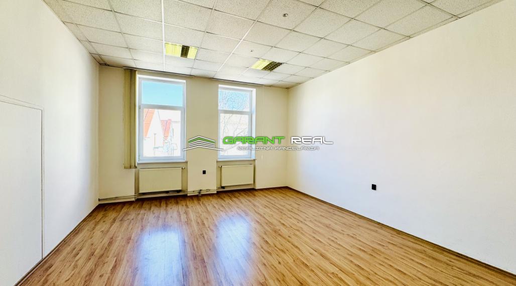 GARANT REAL - prenájom kancelária 30 m2, Prešov, Františkánske námestie