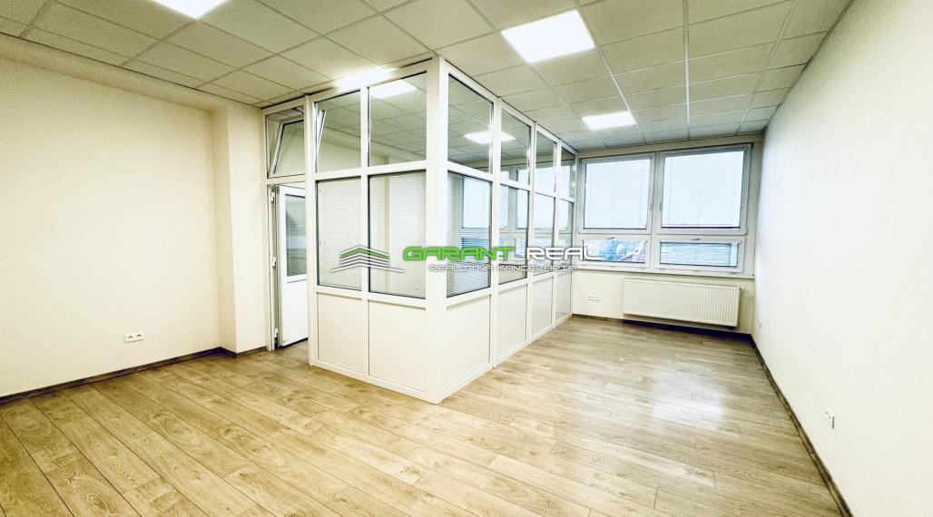 GARANT REAL - prenájom kancelária 43 m2 na 3. poschodí v kompletne novo zrekonštruovanej administratívnej budove, Prešov, Jarková 14