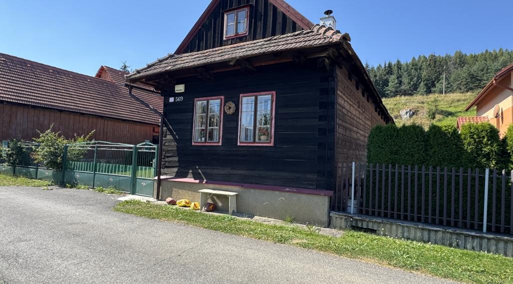 GARANT REAL - predaj chalupa, drevenica,134 m2 úžitková plocha, na pozemku 446 m2, Liptovský Mikuláš,,Važec, ul. Vyšná