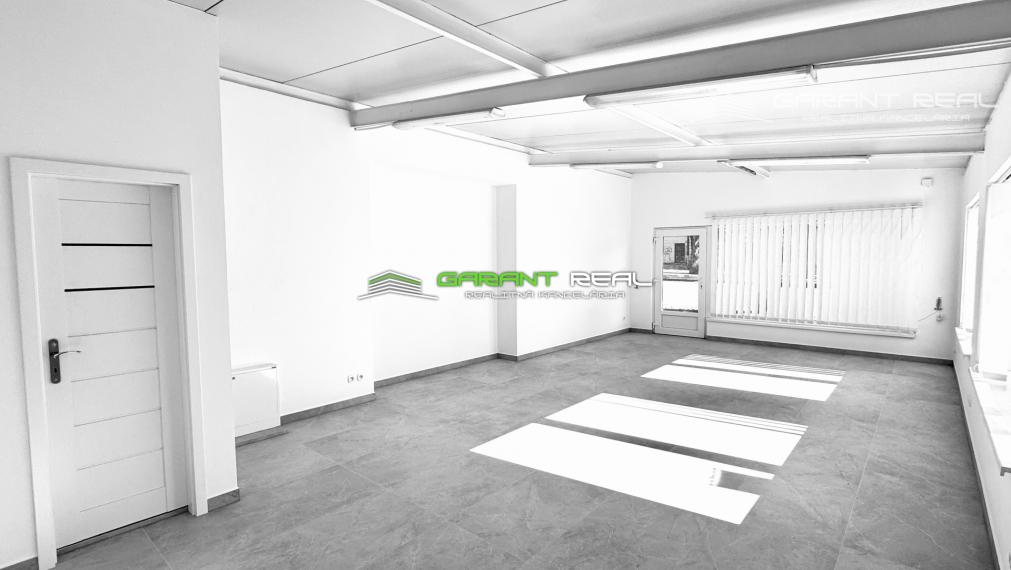 GARANT REAL - prenájom zrekonštruovaný klimatizovaný obchodný priestor 50 m2, resp. priestor na služby s parkovaním, Prešov, Masarykova ul.