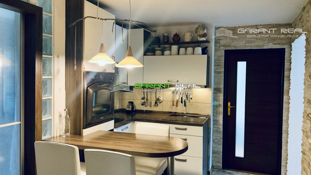 GARANT REAL - predaj 3-izbový byt 56 m2, s balkónom, po čiastočnej rekonštrukcii, Prešov, Sídlisko duklianskych hrdinov