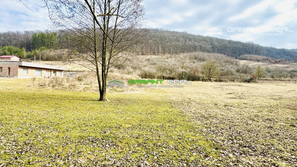 GARANT REAL - predaj stavebný pozemok 600 m2/ 2370 m2, Veľký Šariš, Kanaš