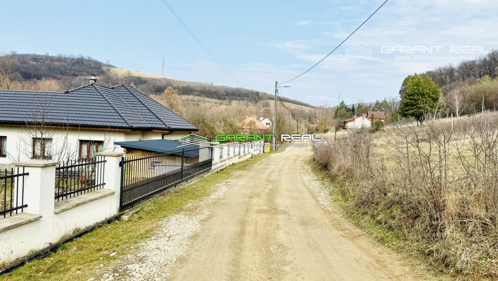 GARANT REAL - predaj stavebný pozemok 600 m2/ 2370 m2, Veľký Šariš, Kanaš