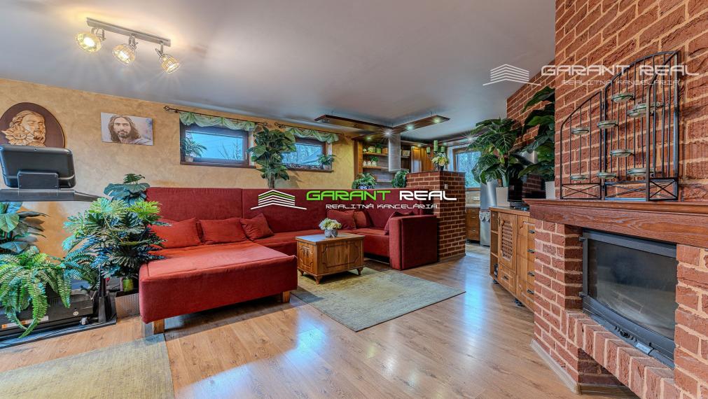 GARANT REAL - Rodinný dom v Záborskom – kvalitná tehlová stavba s krásnou záhradou a flexibilnou dispozíciou