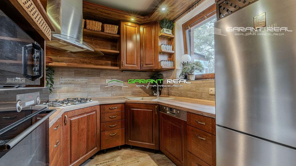 GARANT REAL - Rodinný dom v Záborskom – kvalitná tehlová stavba s krásnou záhradou a flexibilnou dispozíciou