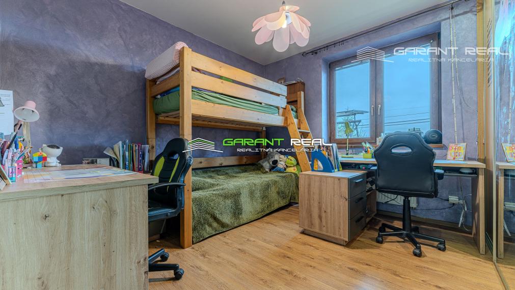 GARANT REAL - Rodinný dom v Záborskom – kvalitná tehlová stavba s krásnou záhradou a flexibilnou dispozíciou