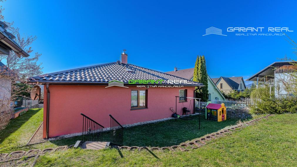 GARANT REAL - Rodinný dom v Záborskom – kvalitná tehlová stavba s krásnou záhradou a flexibilnou dispozíciou