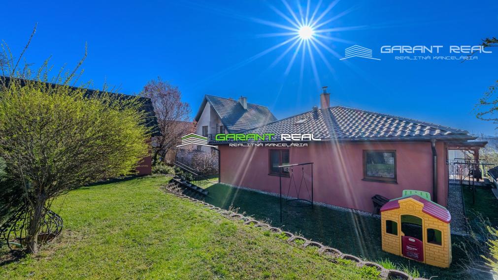 GARANT REAL - Rodinný dom v Záborskom – kvalitná tehlová stavba s krásnou záhradou a flexibilnou dispozíciou