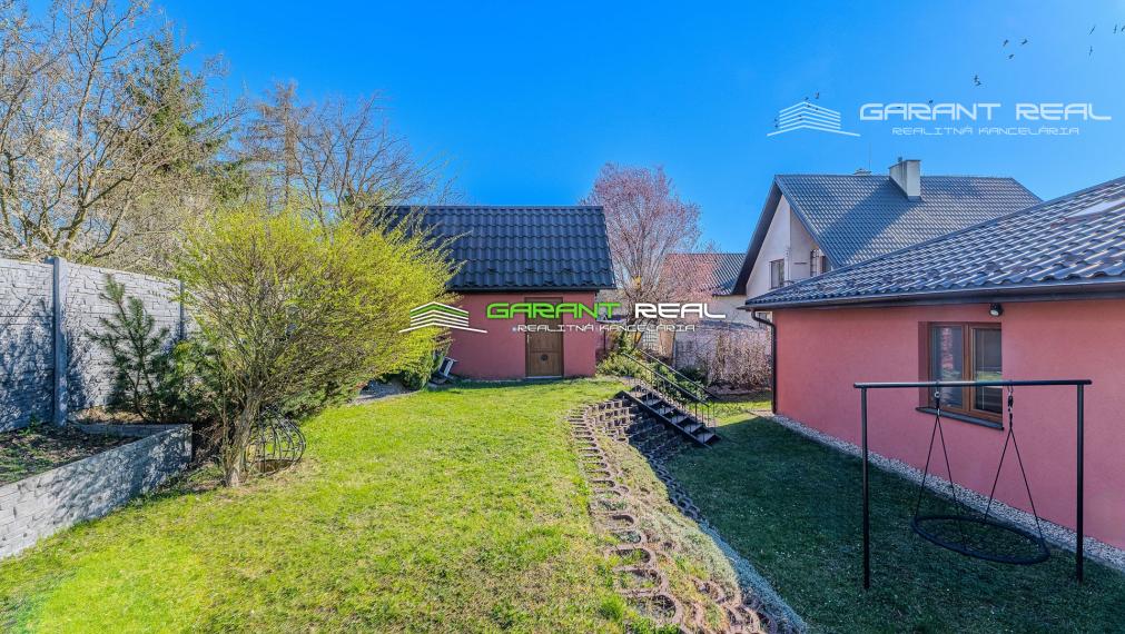 GARANT REAL - Rodinný dom v Záborskom – kvalitná tehlová stavba s krásnou záhradou a flexibilnou dispozíciou