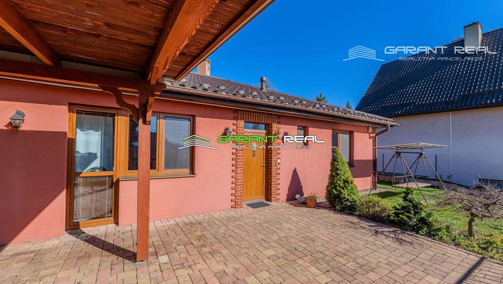 GARANT REAL - Rodinný dom v Záborskom – kvalitná tehlová stavba s krásnou záhradou a flexibilnou dispozíciou