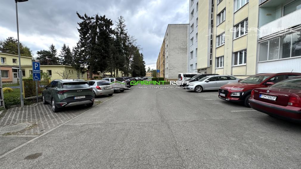 GARANT REAL - predaj 3-izbový byt 67 m2 s loggiou 4 m2, Októbrová ulica, Sídlisko II, Prešov