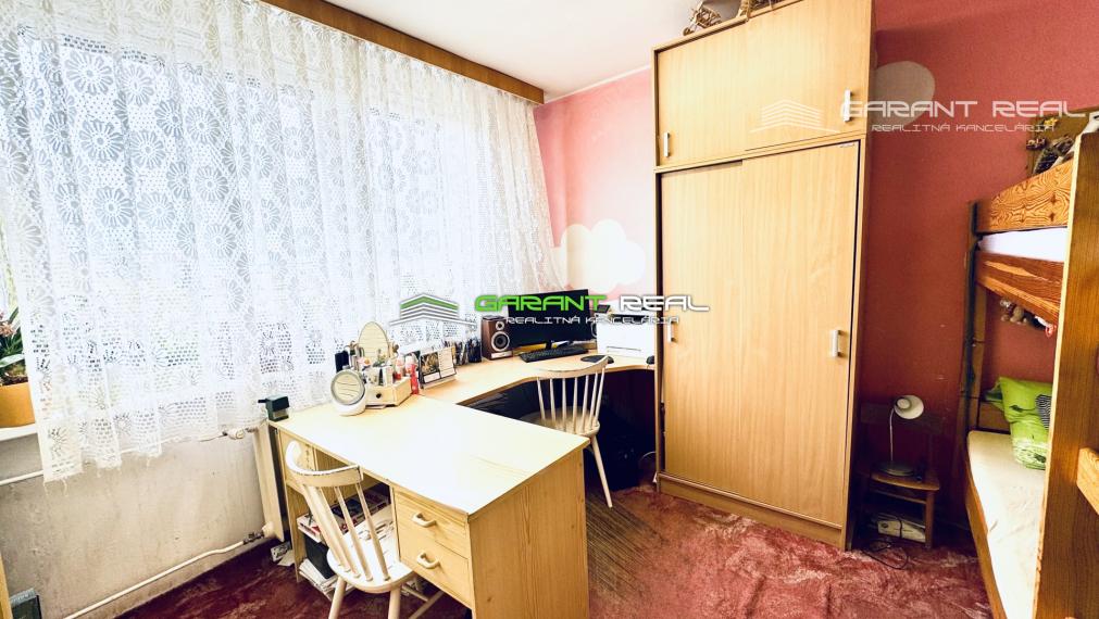 GARANT REAL - predaj 3-izbový byt 67 m2 s loggiou 4 m2, Októbrová ulica, Sídlisko II, Prešov