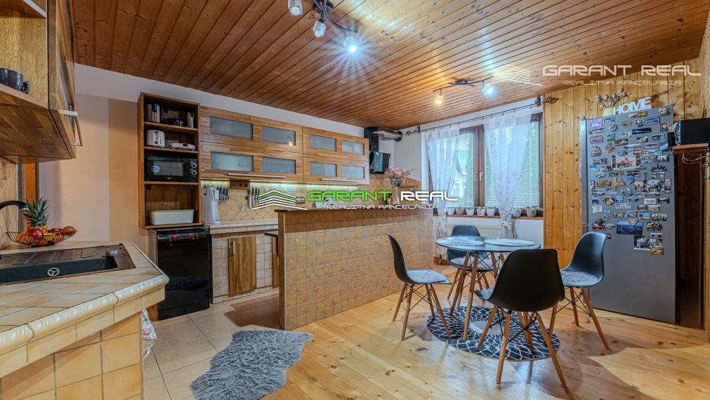 GARANT REAL - PRIESTRANNÝ TEHLOVÝ RODINNÝ DOM V TICHOM PROSTREDÍ S INVESTIČNÝM POTENCIÁLOM – PODHORANY