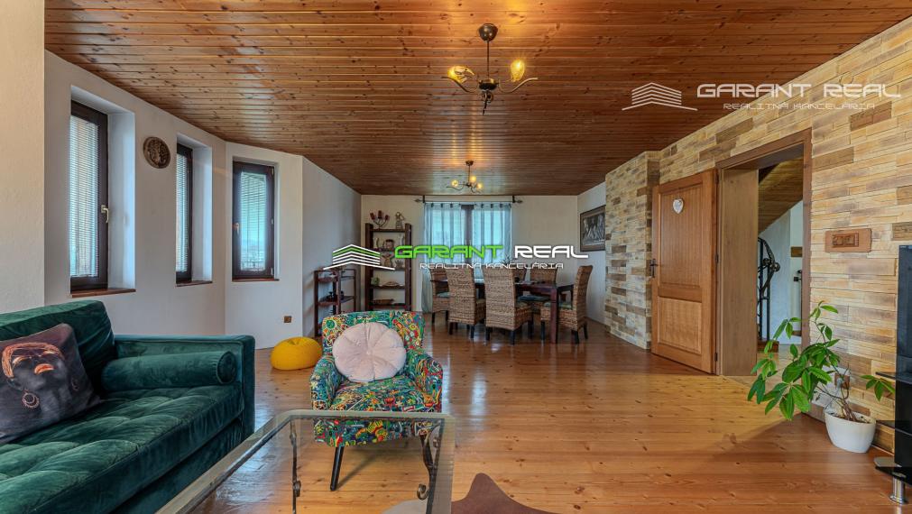 GARANT REAL - PRIESTRANNÝ TEHLOVÝ RODINNÝ DOM V TICHOM PROSTREDÍ S INVESTIČNÝM POTENCIÁLOM – PODHORANY