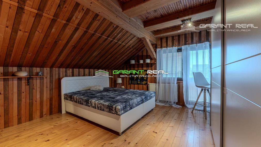 GARANT REAL - PRIESTRANNÝ TEHLOVÝ RODINNÝ DOM V TICHOM PROSTREDÍ S INVESTIČNÝM POTENCIÁLOM – PODHORANY