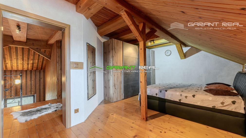 GARANT REAL - PRIESTRANNÝ TEHLOVÝ RODINNÝ DOM V TICHOM PROSTREDÍ S INVESTIČNÝM POTENCIÁLOM – PODHORANY