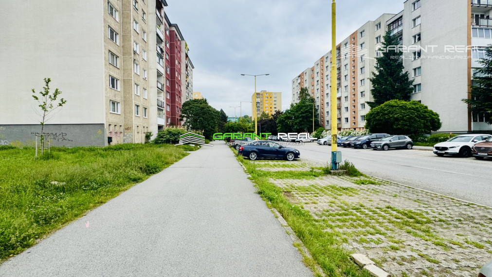 GARANT REAL - prenájom 1-izbový byt 43 m2, po rekonštrukcii, Prešov, Magurská ul.