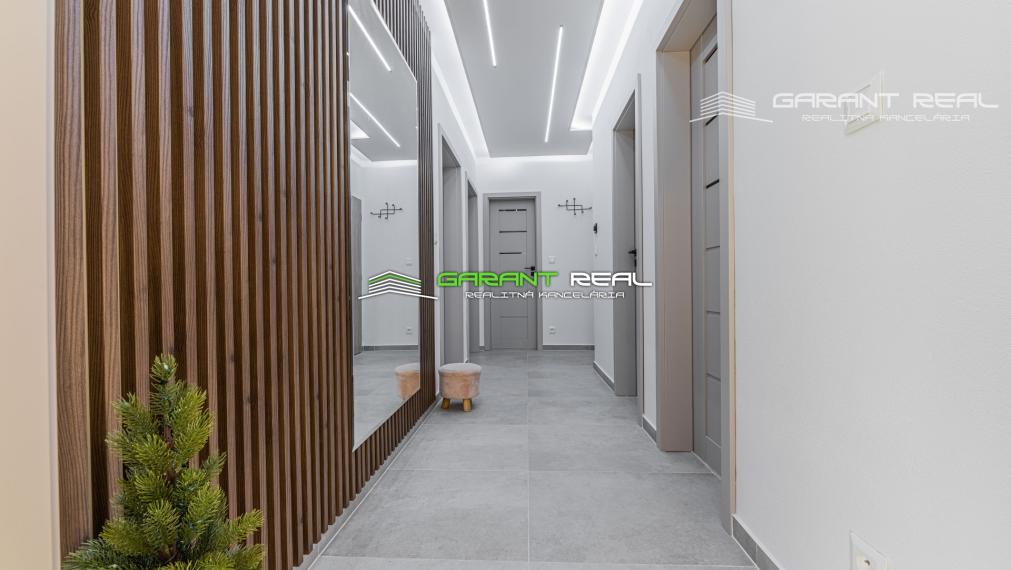 APARTMÁNY LITMANOVÁ - SKOLAUDOVANÉ 3 IZBOVÉ APARTMÁNY PRIAMO NA SVAHU, PRIPRAVENÉ NA OKAMŽITÉ VYUŽITIE