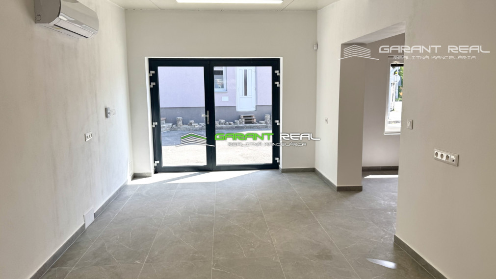 GARANT REAL - prenájom klimatizovaný obchodný priestor 50 m2, resp. priestor na služby, s parkovaním, Prešov, Masarykova ul.