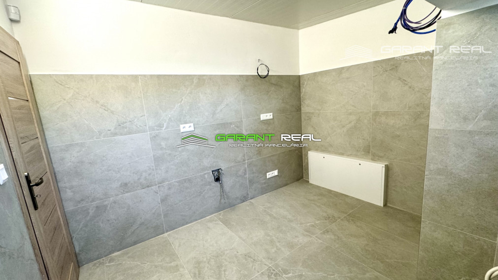 GARANT REAL - prenájom klimatizovaný obchodný priestor 50 m2, resp. priestor na služby, s parkovaním, Prešov, Masarykova ul.