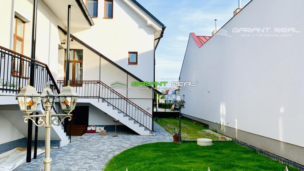 GARANT REAL -prenájom 2-izbový moderný, klimatizovaný byt so šatníkom, 50 m2, Prešov, širšie centrum, Bayerova ul.