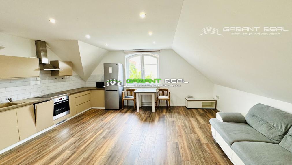 GARANT REAL -prenájom 2-izbový moderný, klimatizovaný byt so šatníkom, 50 m2, Prešov, širšie centrum, Bayerova ul.
