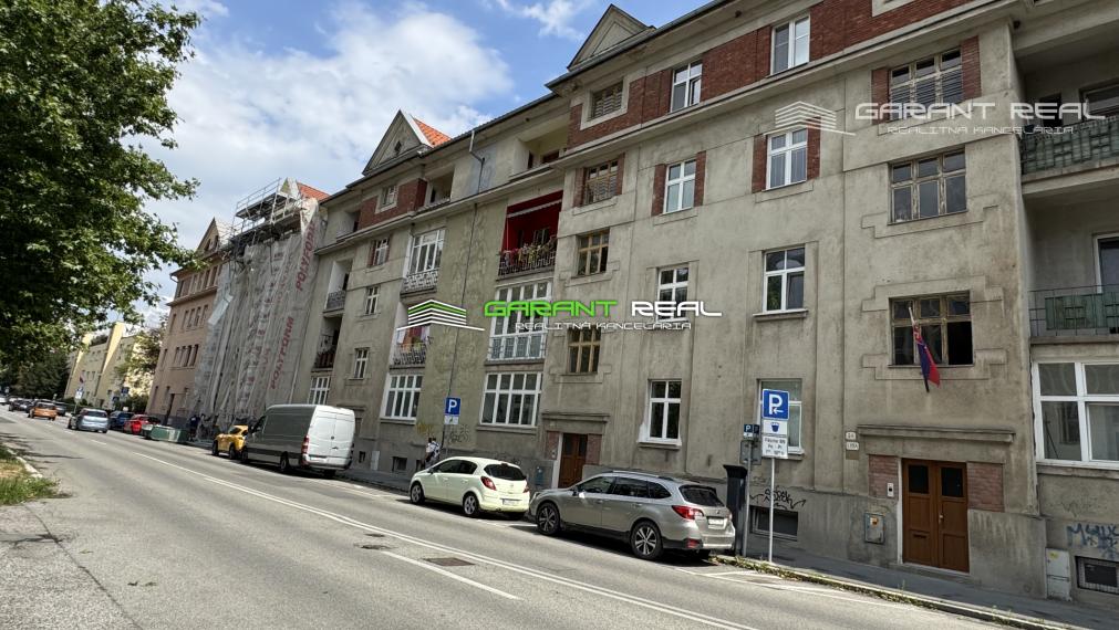 GARANT REAL - predaj 2-izbový tehlový byt 82 m2 + loggia 5 m2 + pivnica + záhradka za blokom, Košice, Staré mesto, Letná ulica