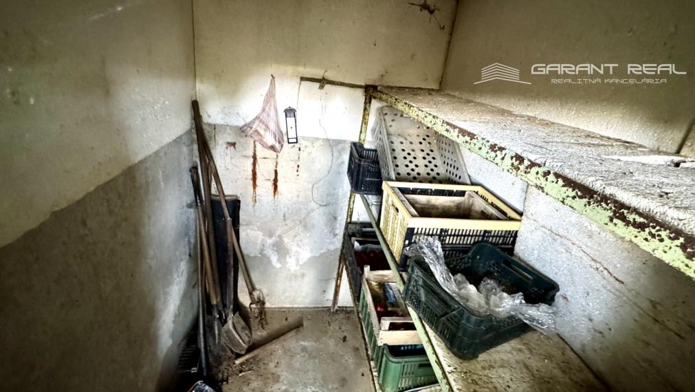 GARANT REAL - predaj záhradka 400 m2, s chatkou, vlastnou studňou a pivnicou, Prešov, Pod Wilec hôrkou