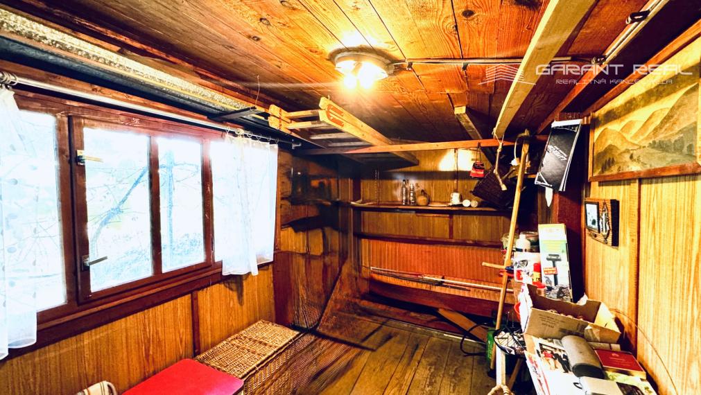 GARANT REAL - predaj záhradka 400 m2, s chatkou, vlastnou studňou a pivnicou, Prešov, Pod Wilec hôrkou