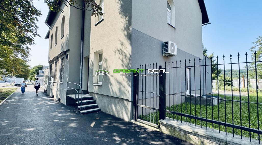 GARANT REAL - prenájom klimatizovaný, zariadený obchodný priestor, resp. priestor na služby, 195 m2, s parkovaním, Prešov, Masarykova ul.