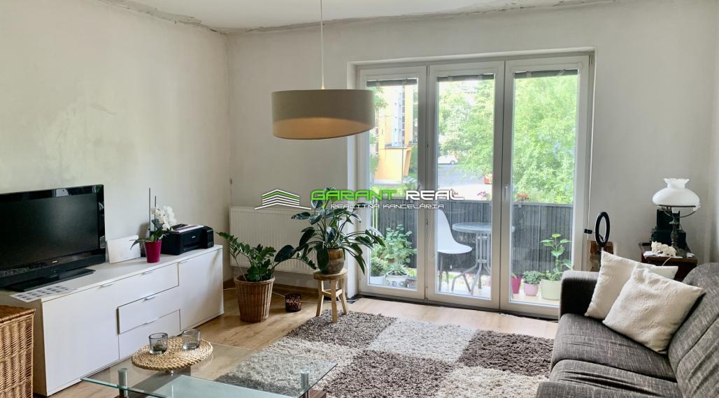 GARANT REAL - predaj 3-izbový byt 56 m2, s balkónom, po čiastočnej rekonštrukcii, Prešov, Sídlisko duklianskych hrdinov