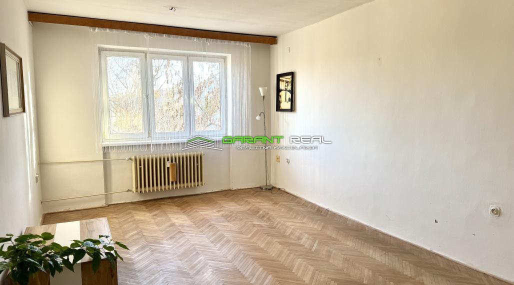 "REZERVOVANÉ" GARANT REAL - predaj 3-izbový tehlový byt 90 m2 s 2 loggiami, Prešov, Sídlisko II, Nábrežná ul.