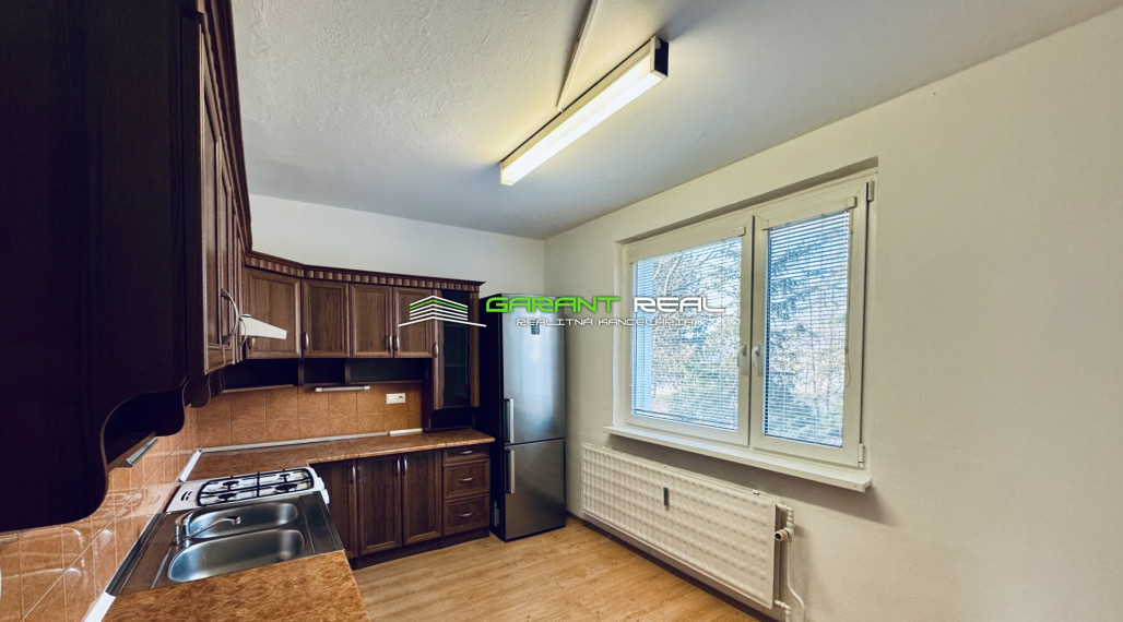 GARANT REAL - prenájom 3-izbový byt, čiastočne zariadený, 72 m2, s loggiou, L. Novomeského, Prešov - Sekčov